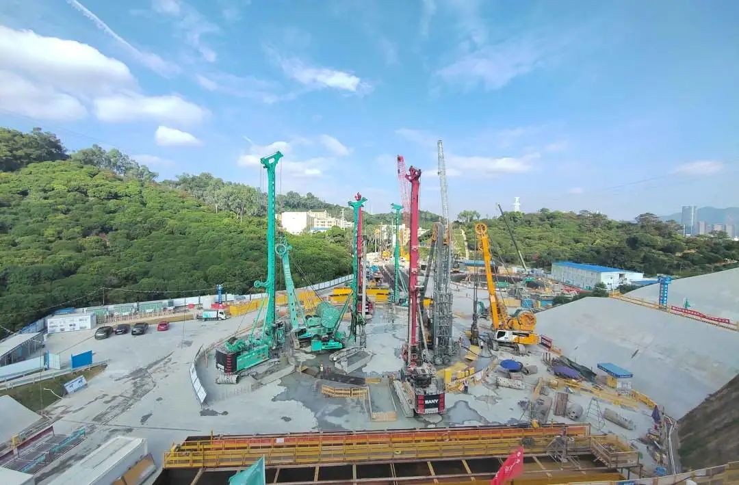 再創廣東地下連續墻施工新紀錄——上海金泰雙輪銑旋挖機在深圳公清水庫連通工程中大顯身手